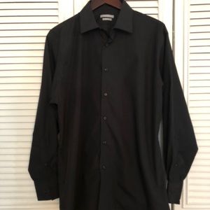 Men’s Black Van Heusen Dress Shirt